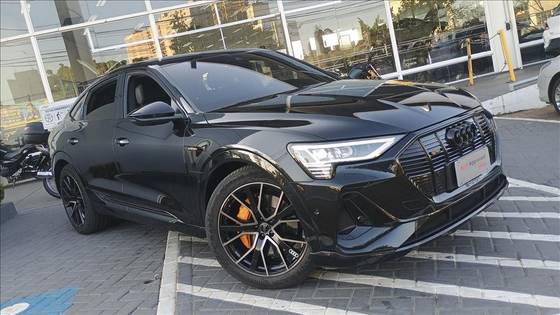 AUDI E-TRON ELÉTRICO SPORTBACK PERFORMANCE BLACK QUATTRO AUDI E-TRON ELÉTRICO SPORTBACK PERFORMANCE BLACK QUATTRO